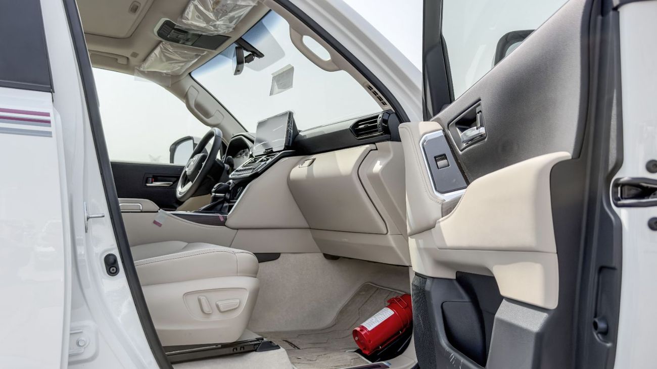 Toyota Land Cruiser GXR 2026 Toyota Land Cruiser GXR 3.5L AT Hybrid (White-Beige)