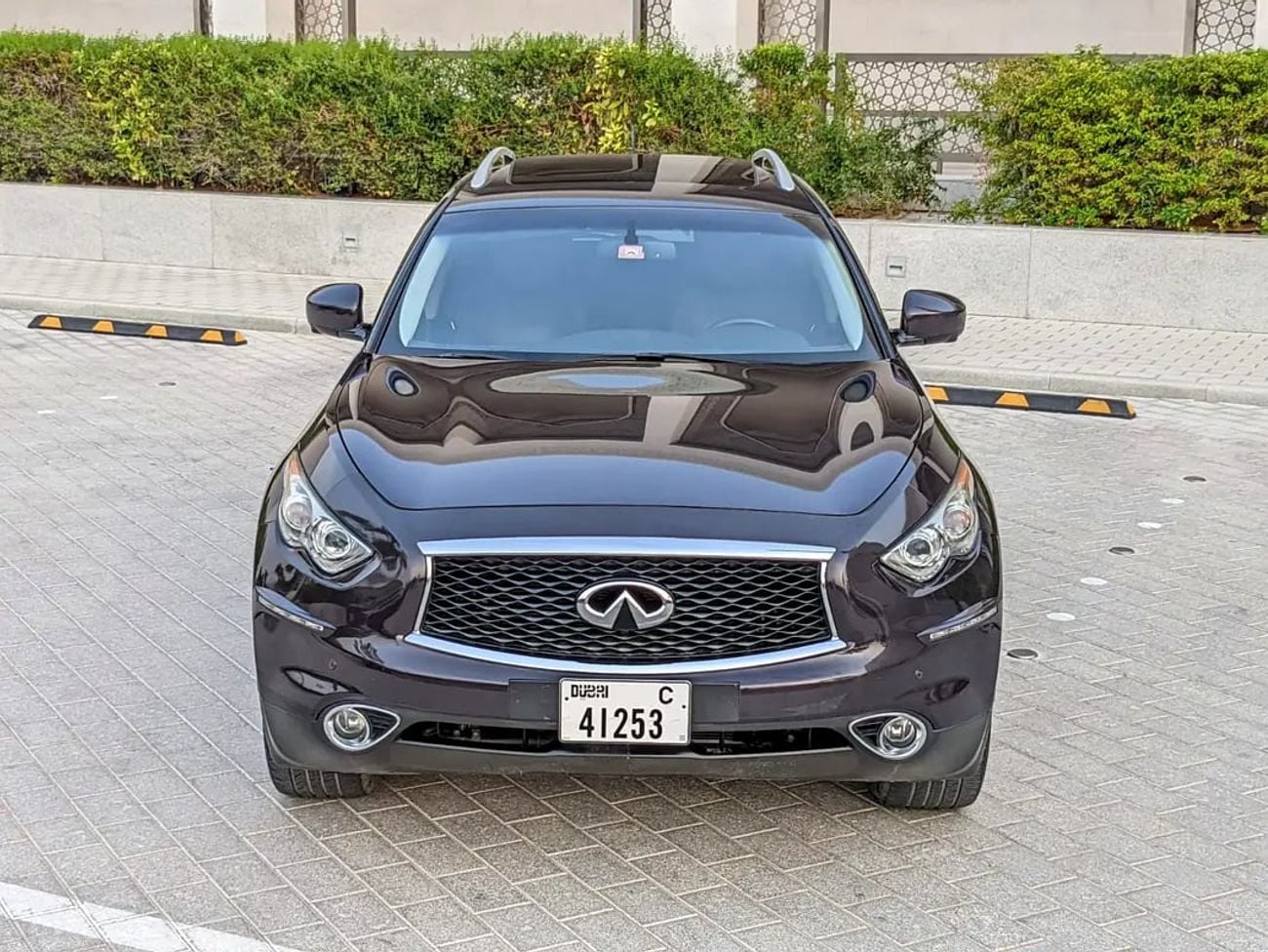 إنفينيتي QX70 LUXURY