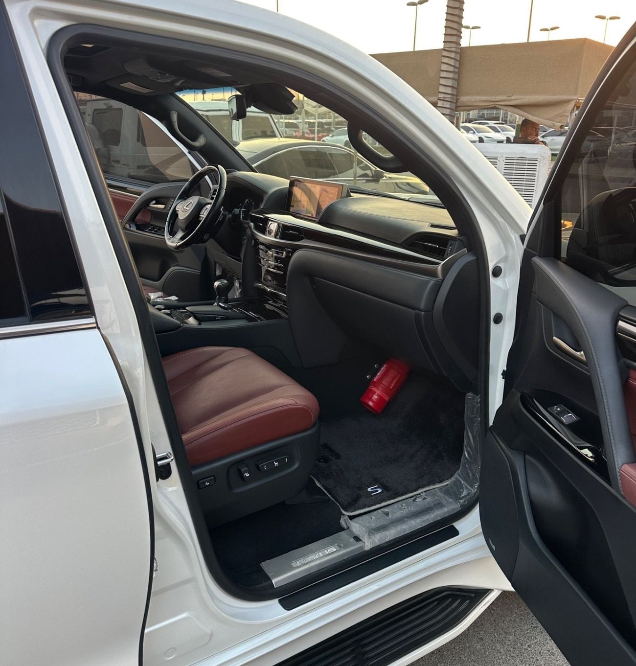 Lexus LX570 SIGNATURE