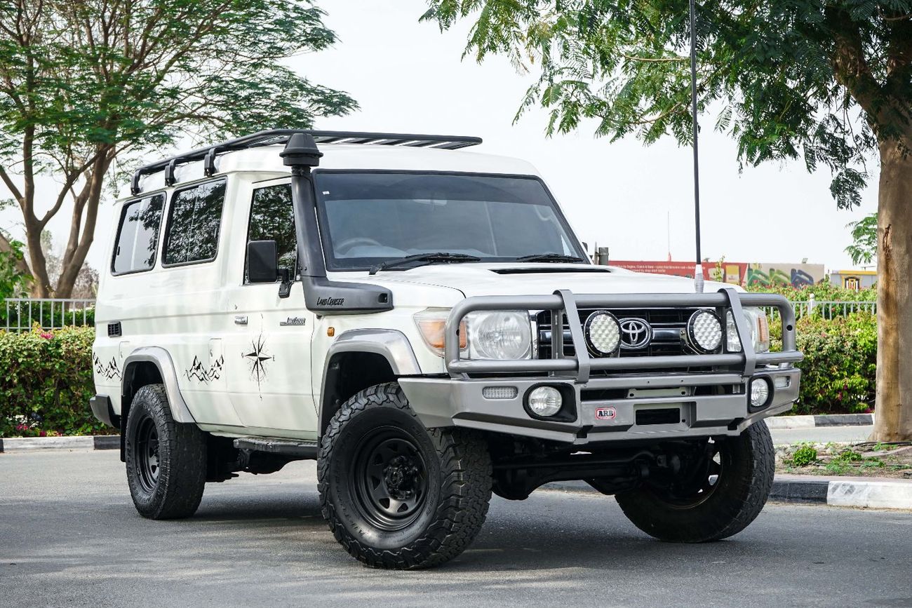 تويوتا لاند كروزر 70 The 2013 Toyota Land Cruiser Hardtop is a rugged, off-road focused SUV from the legendary 70 Series