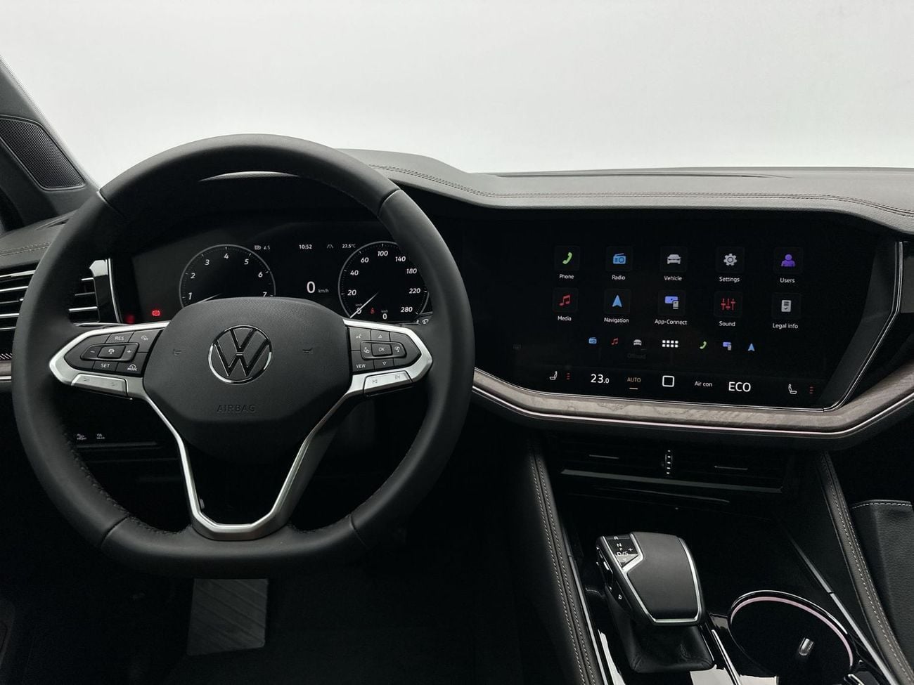 فولكس واجن طوارق ELEGANCE with Sunroof - Leather Seats 3L | 42,100 AED SAVINGS from New Car