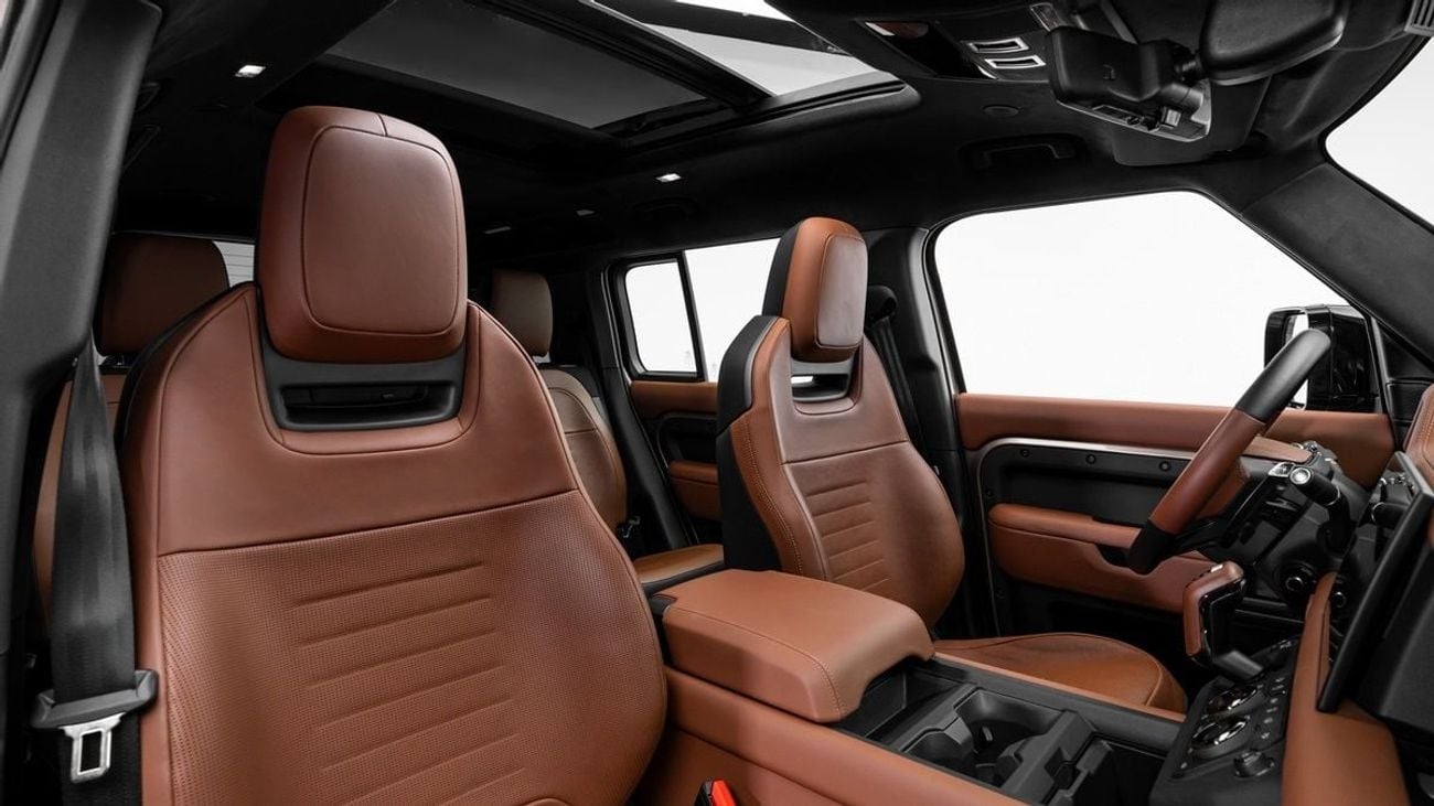 لاند روفر ديفندر OCTA - 2025 - Euro Specs - Under Warranty