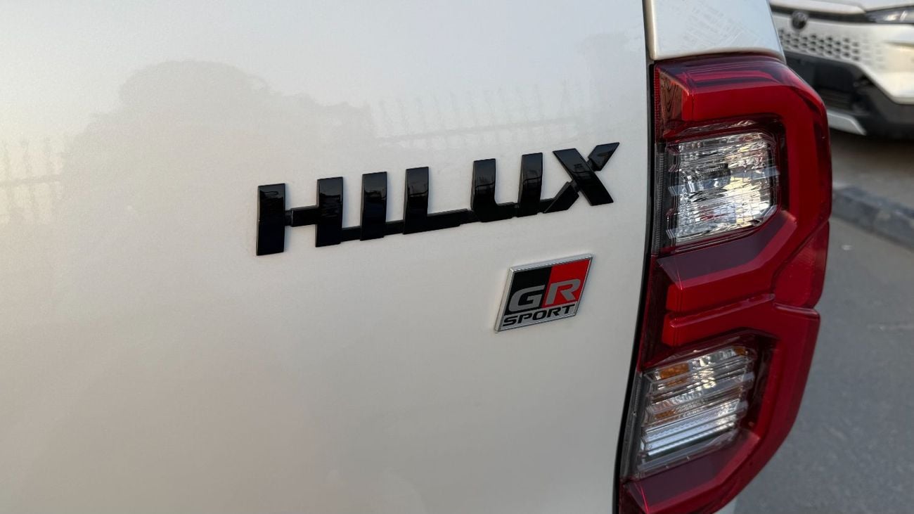 تويوتا هيلوكس GR Sport 4.0L