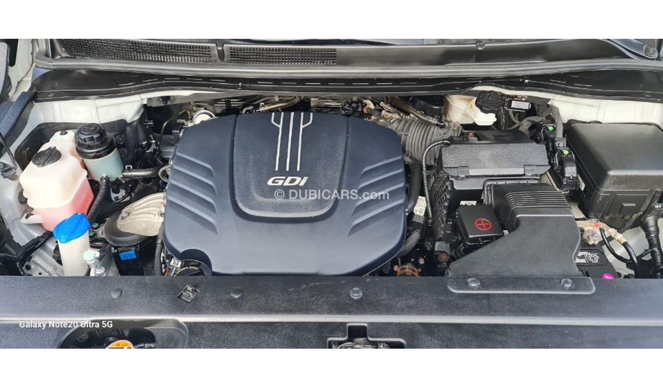 Kia Sedona Car is very good and clean