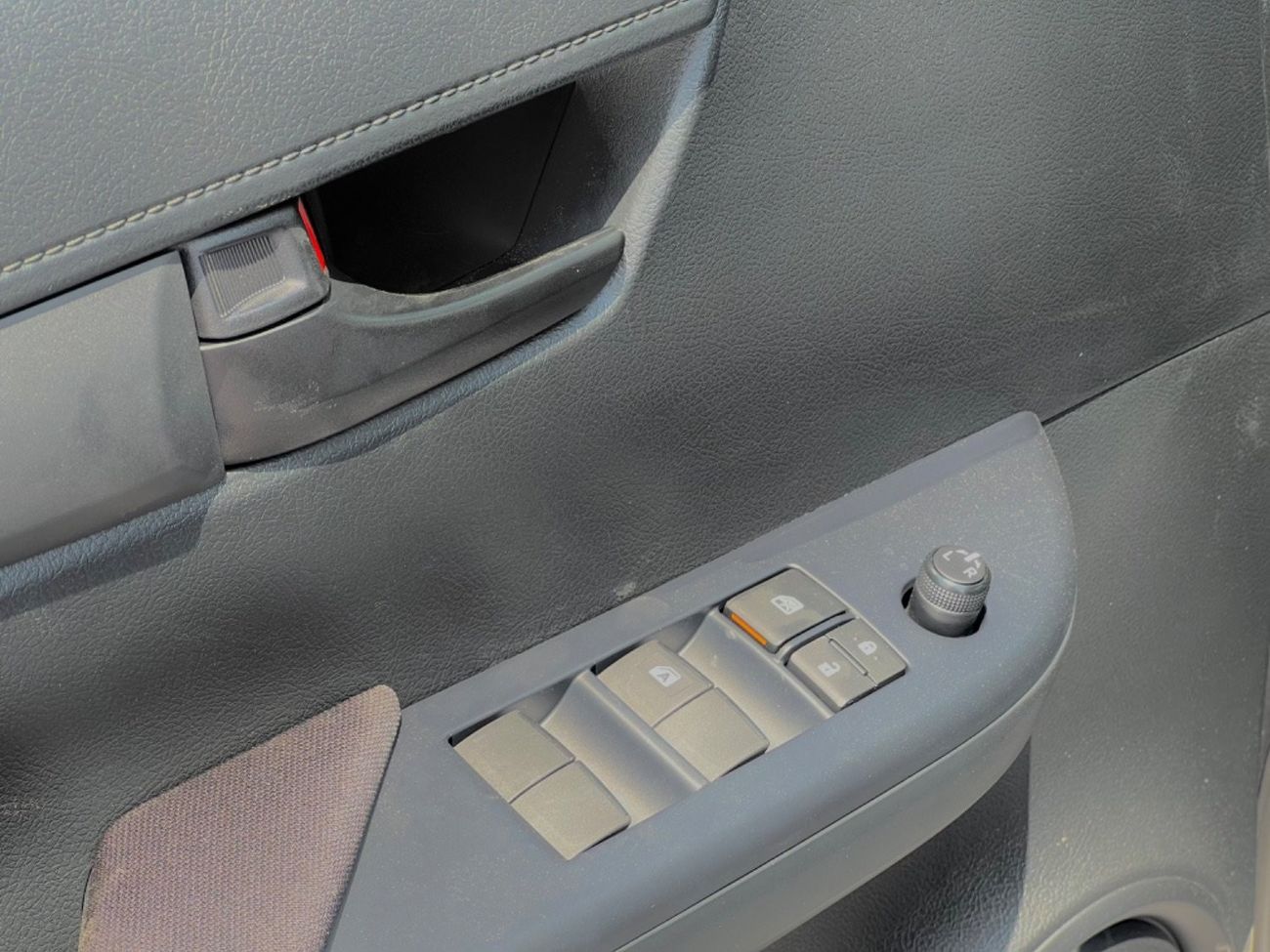 Toyota Hilux TOYOTA HILUX 2.4 DIESEL 4WD 4DOORS 2024