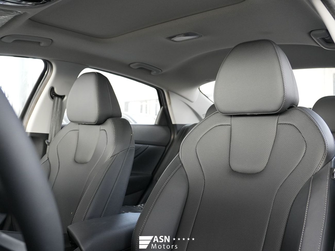 Hyundai Elantra LUX Premium 1.5L 2025 (Export Price)