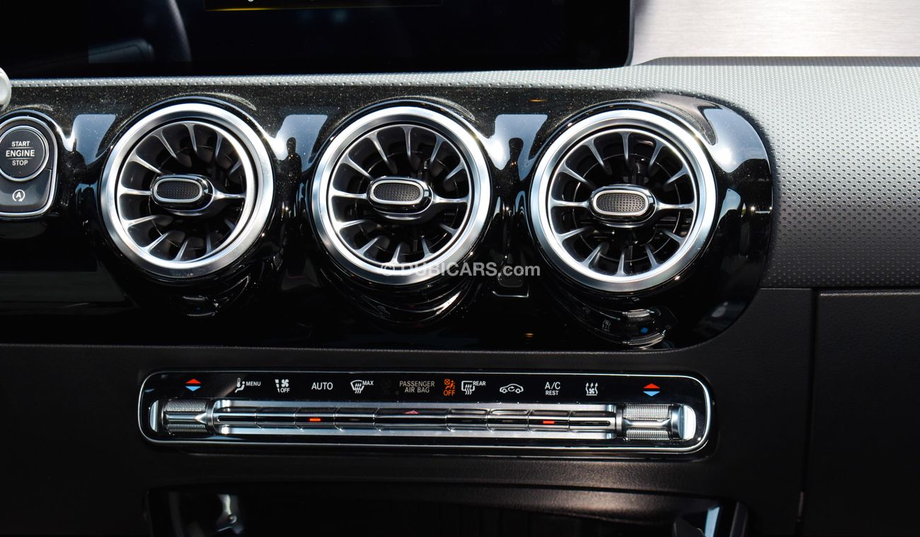 Mercedes-Benz CLA 200 Coupe | Night Package | 2022