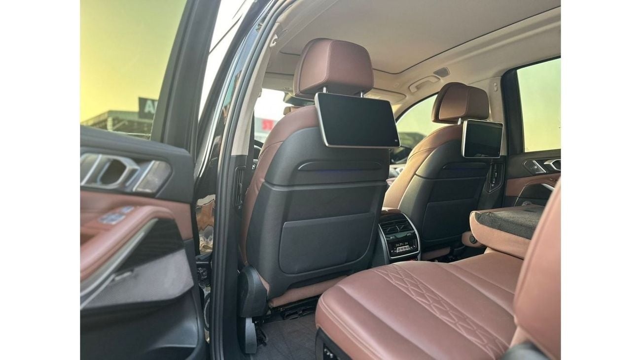 BMW X7 xDrive40i Masterclass UAE 50th Anniversary Edition BMW X7 2022 KOREA SPECS