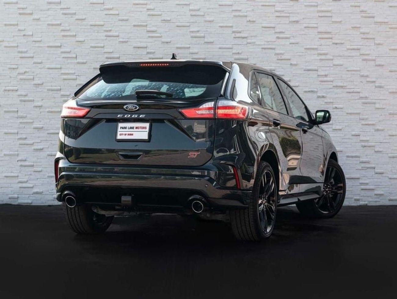 Ford Edge ST 2.7T V6 AED 2,359 PM • EDGE ST • ONLY 12,500 KM • 2.7L TURBO V6 • FORD WARRANTY + SERVICE CONTRACT T