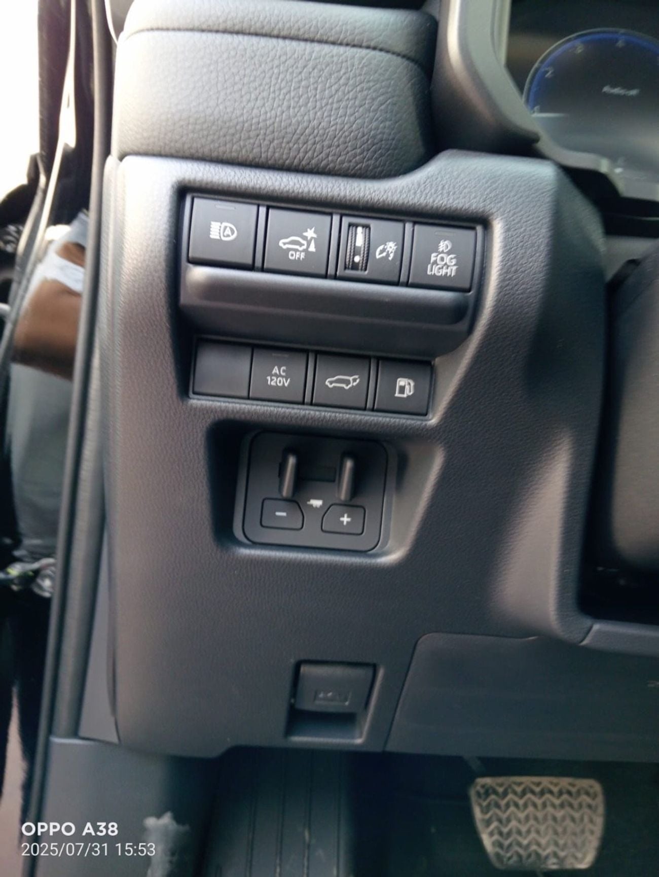 Toyota Prado VXR Toyota Prado Premium Hybrid 2.4L 2025