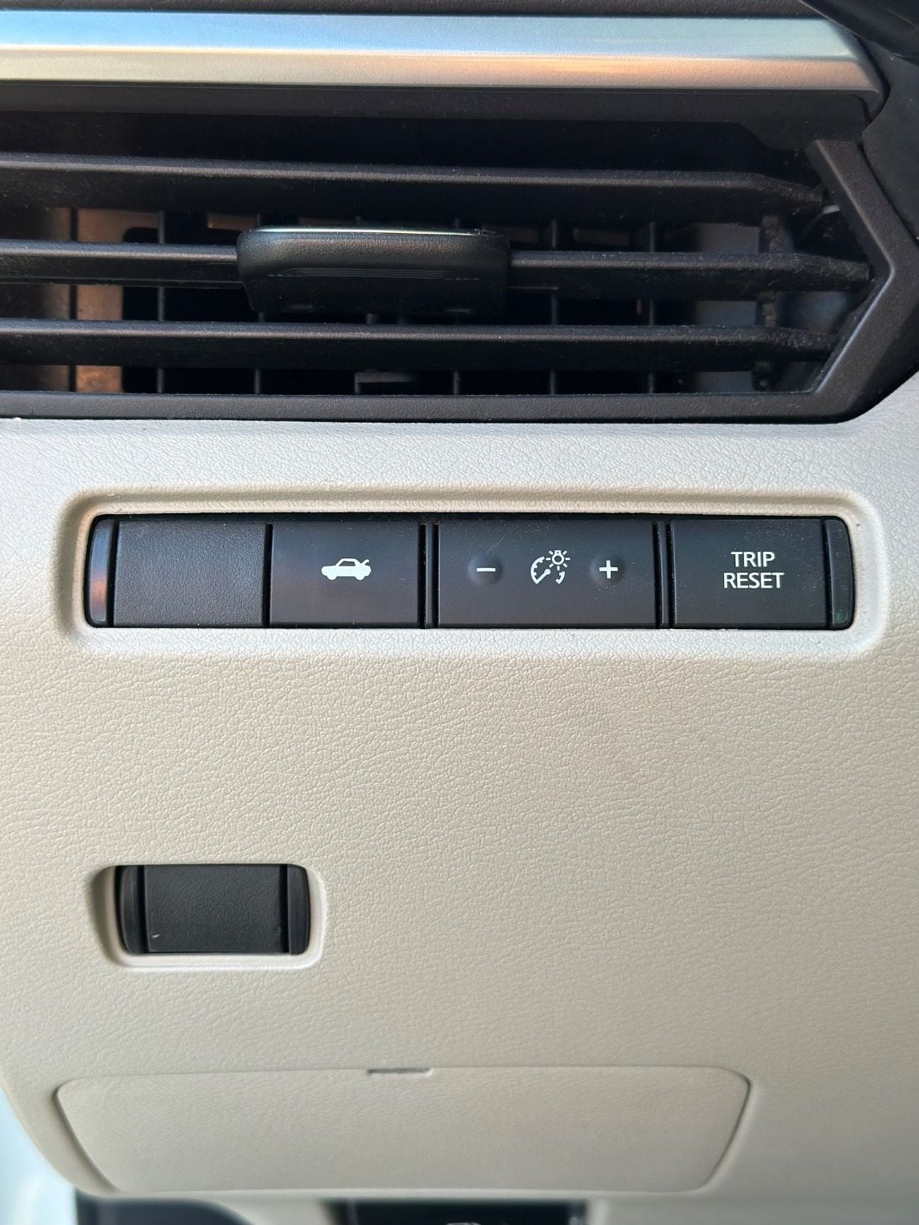نيسان ألتيما SV 2.5L