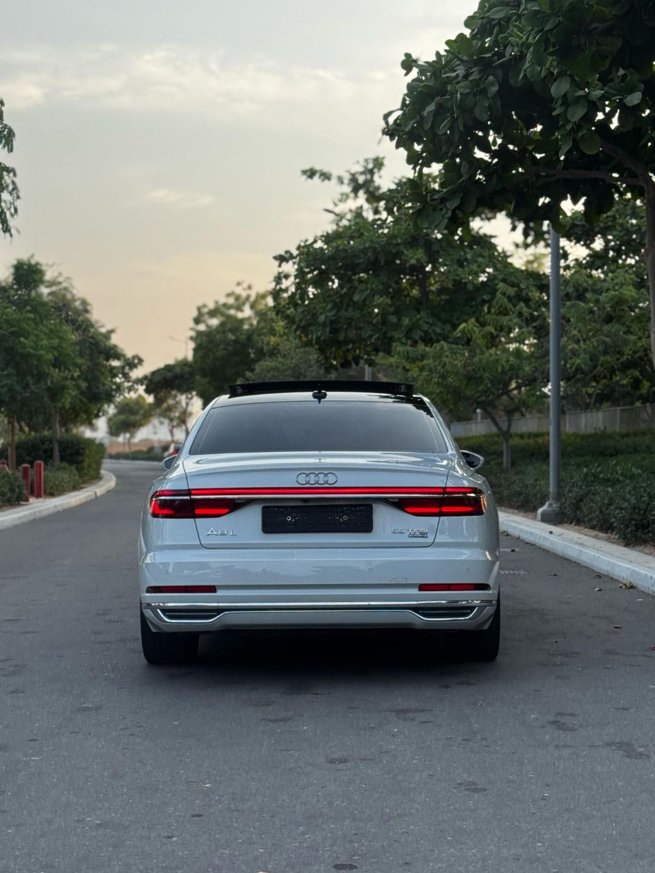 Audi A8 L 55 TFSI quattro Launch Edition 3.0L