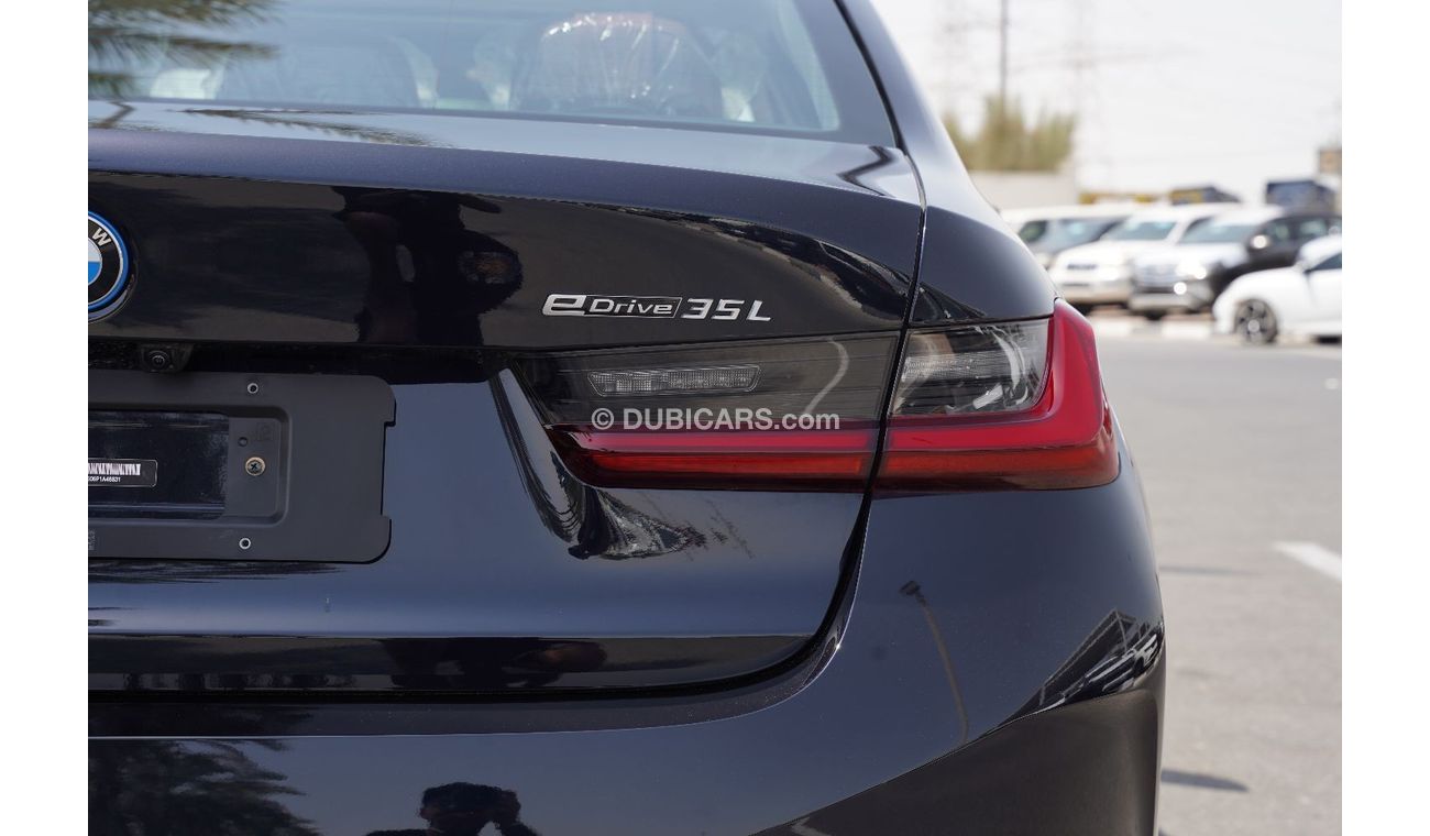 BMW i3 2023 BMW I3 E-DRIVE 35L / SEDAN / RWD / 0 KM