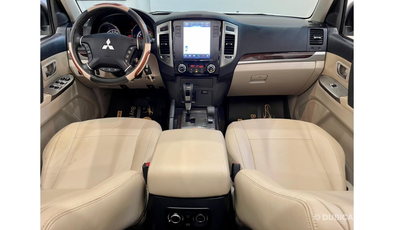 Mitsubishi Pajero 2017 Mitsubishi Pajero, Full Service History, Warranty, Service Contrcat, Low Kms, GCC