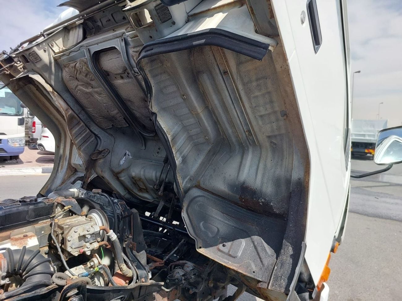 Mitsubishi Fuso Canter (RAMADAN OFFER) MITSUBISHI CANTER TRUCK RHD 1990 MODEL 3.9 L DIESEL MANUAL(PM40199)