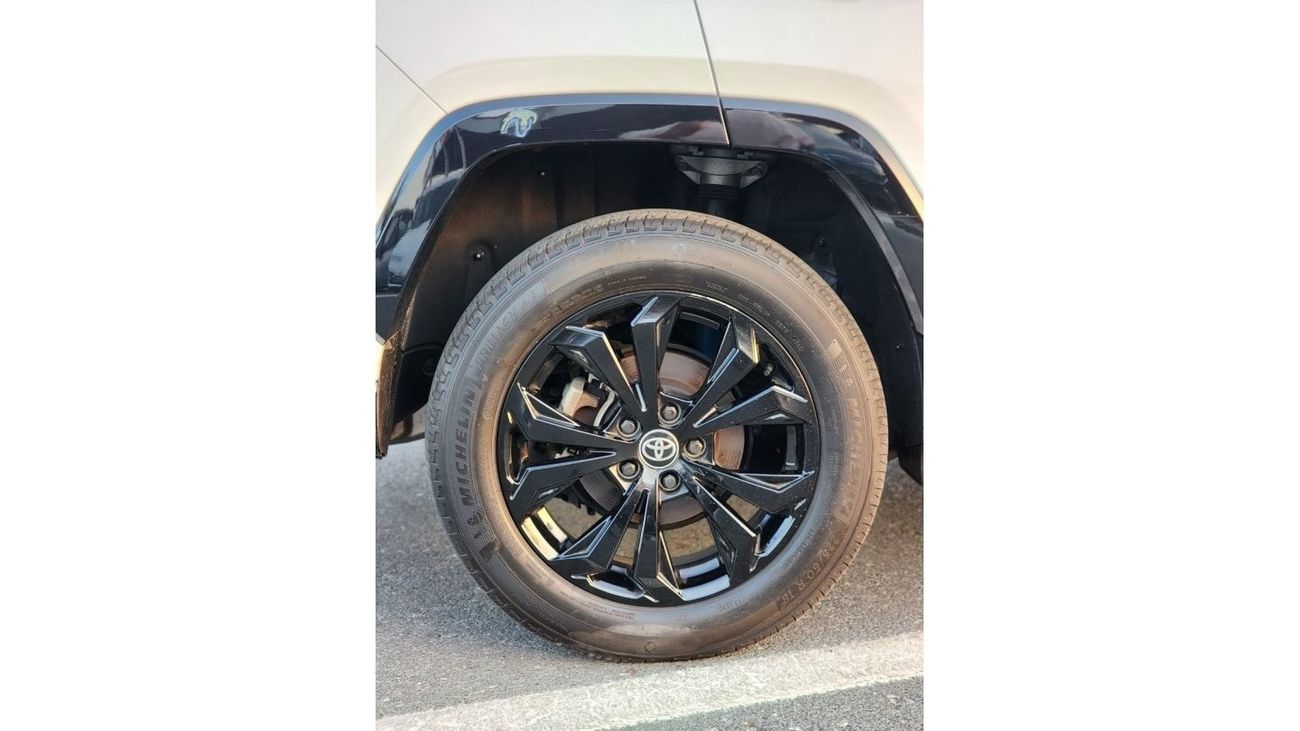 Toyota RAV4 XLE TOYOTA RAV4 SE FULL OPTION HYBRID