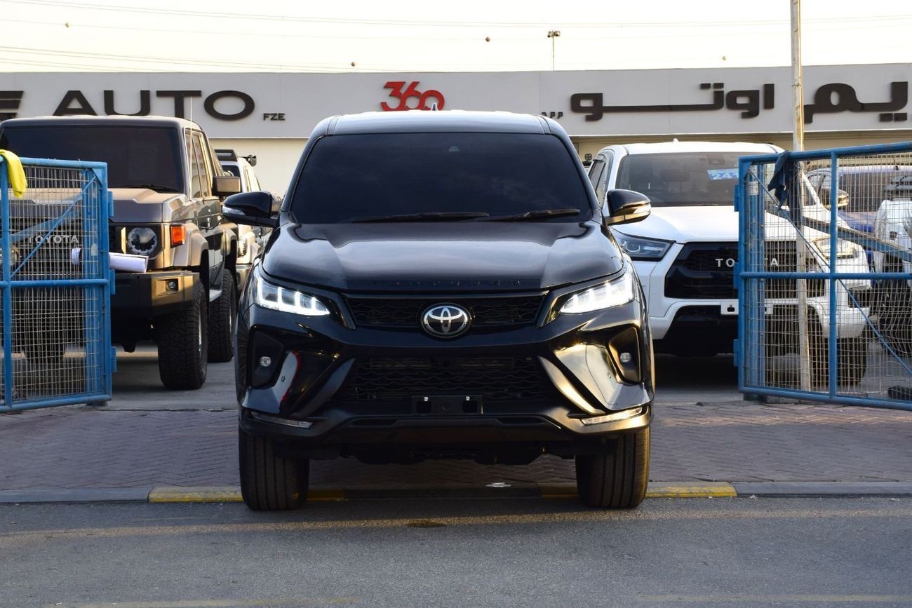 تويوتا فورتونر VX2 4X4 Diesel 2.8L (Right Hand)
