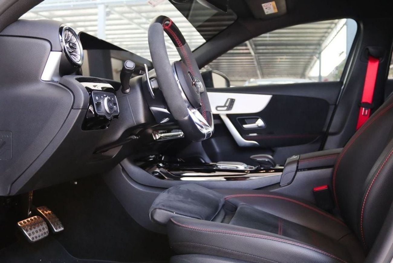 Mercedes-Benz A 45 AMG Mercedes-Benz A 35 AMG 2023