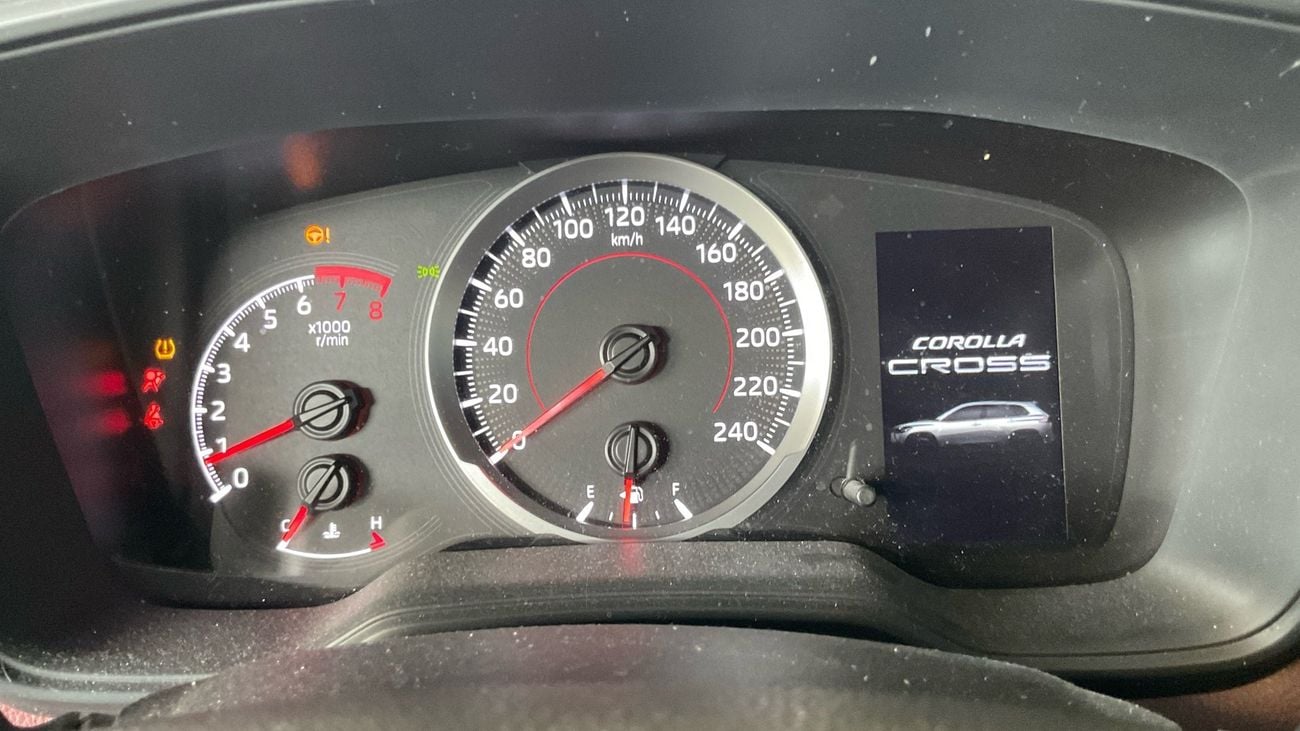 تويوتا كورولا كروس 1.8 XL CVT AUTO | شامل الضمان | 0 ﺪﻔﻋﺓ ﺃﻮﻟﻯ