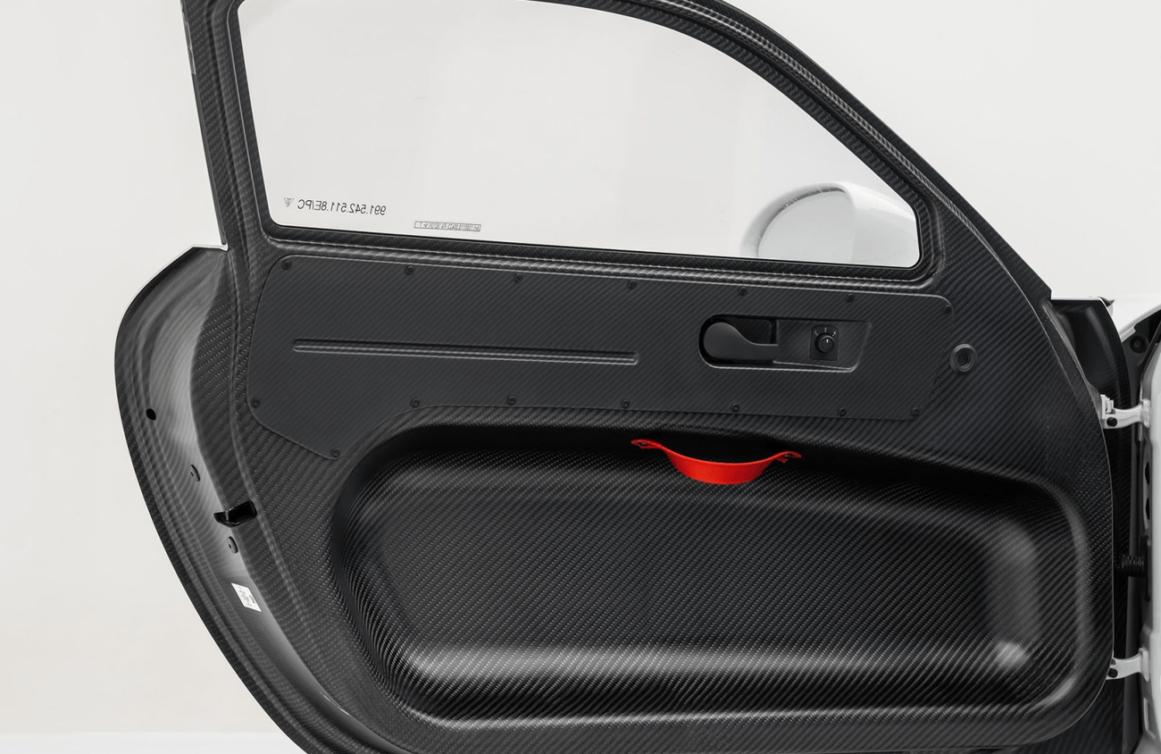 بورش 911 3.8L F-6 Twin-Turbocharged Engine