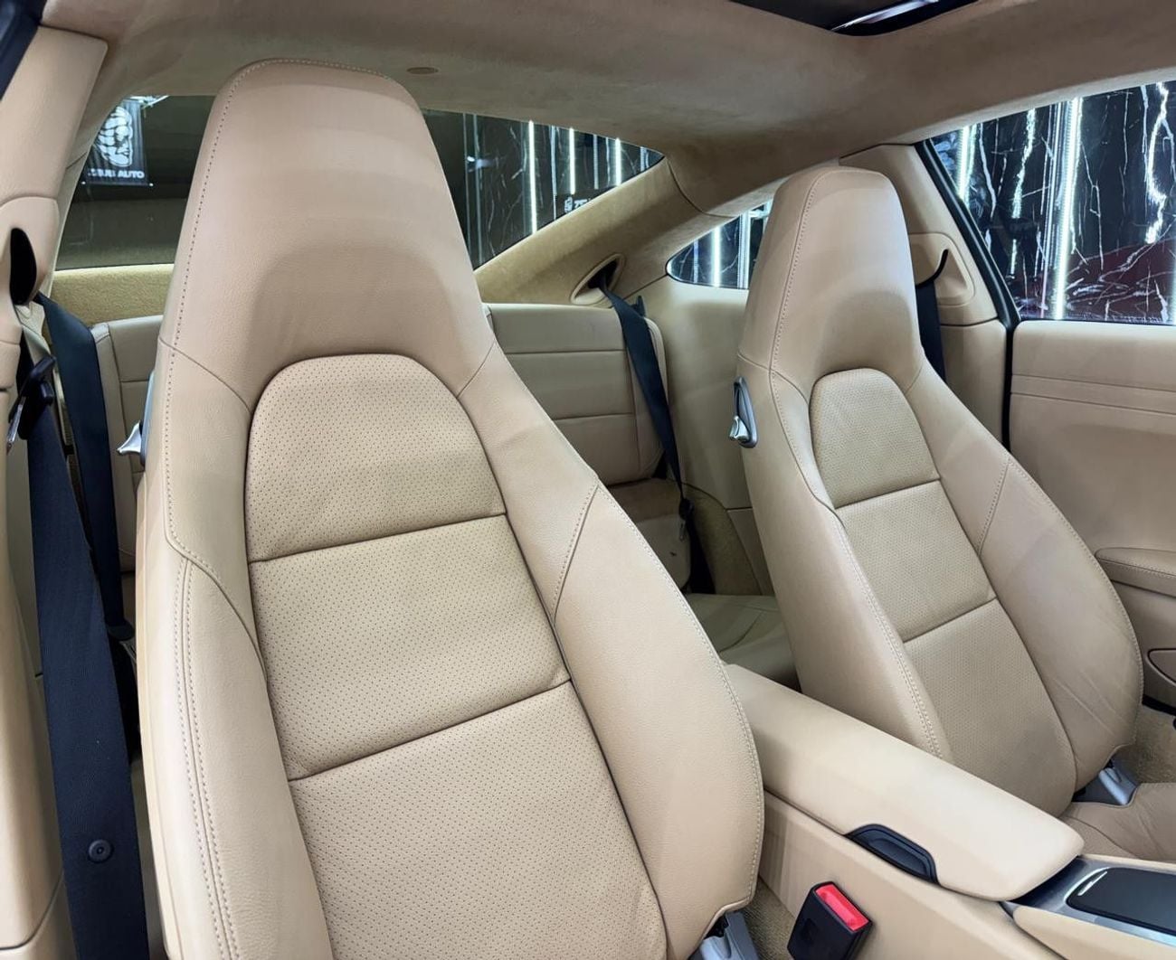 Porsche 911 CARRERA