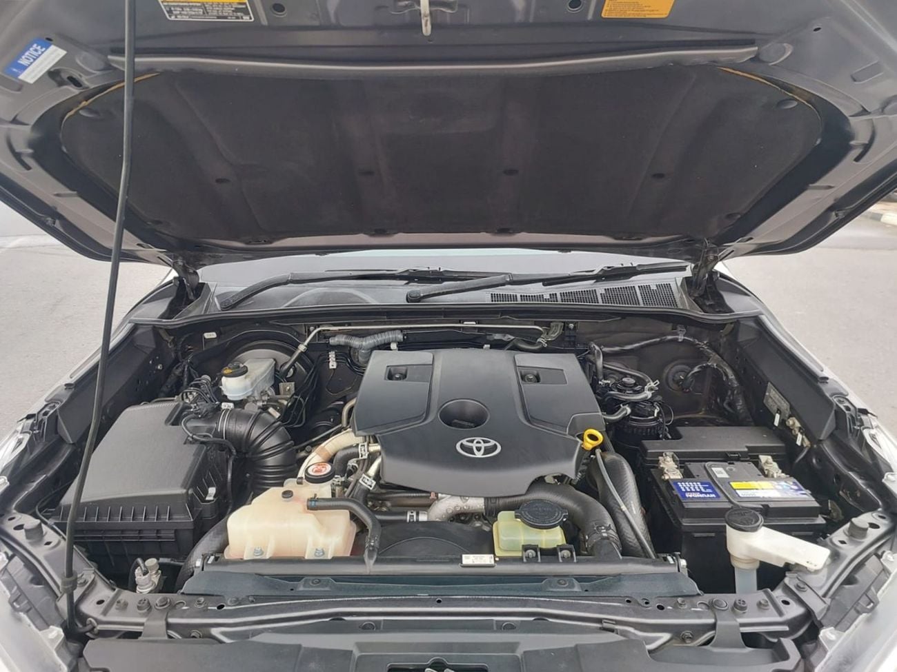 Toyota Hilux TOYOTA HILUX PICKUP RHD 2018 MODEL 2.8 L DIESEL AUTOMATIC(PM63198)