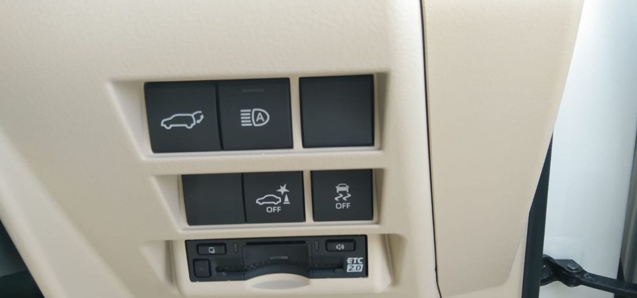 تويوتا لاند كروزر Rhd zx petrol Auto Right-Hand drive Brand-new full options