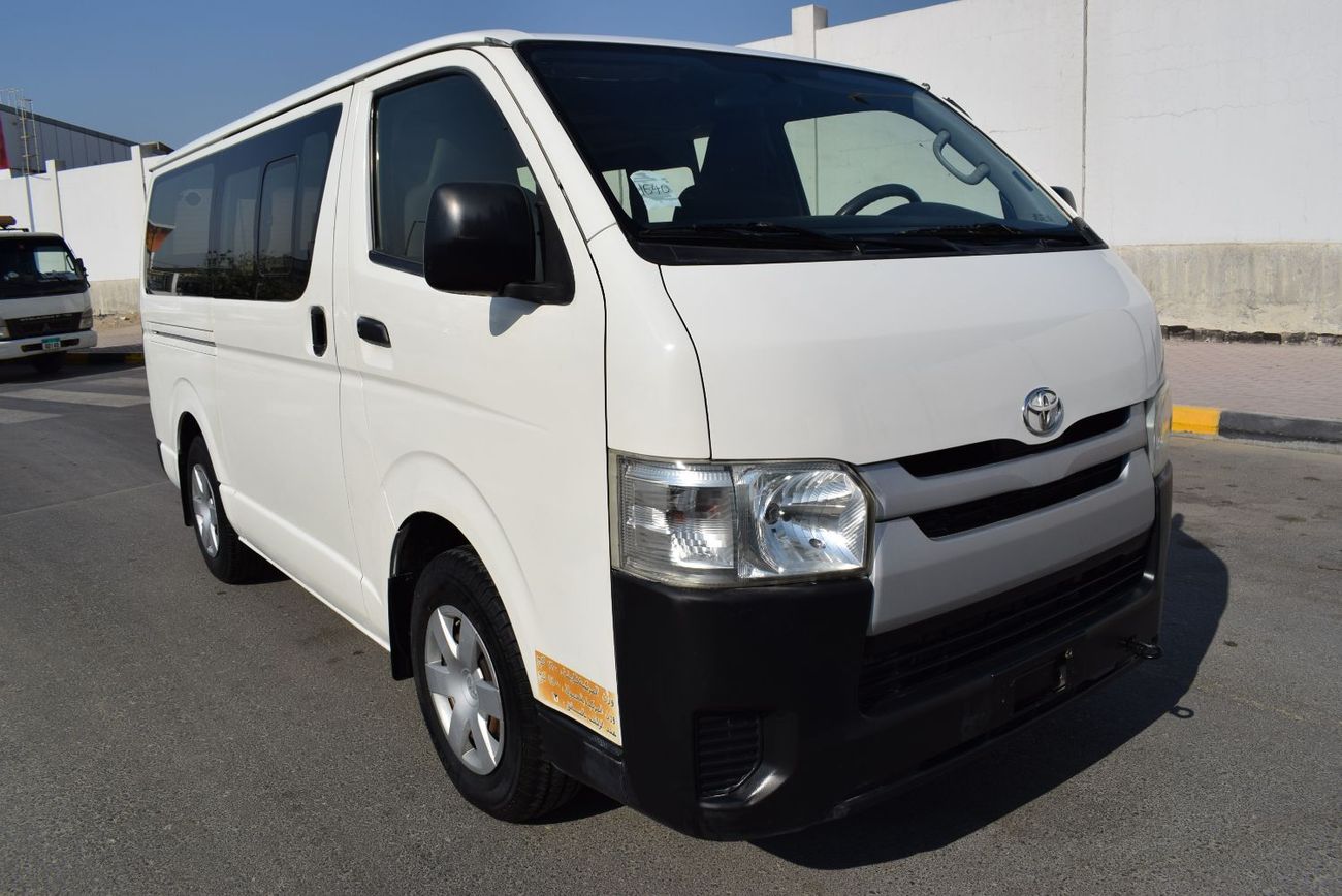 تويوتا هاياس Toyota Hiace Bus 13 seater, model:2015.
