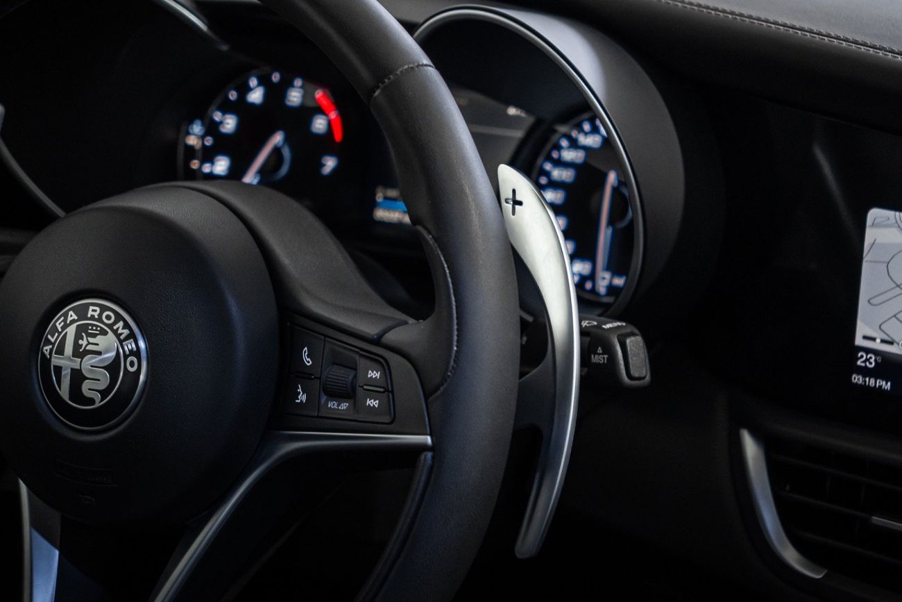 Alfa Romeo Giulia Veloce 2.0L AWD 2020 Alfa Romeo Giulia Veloce | Full Alfa Romeo Service History