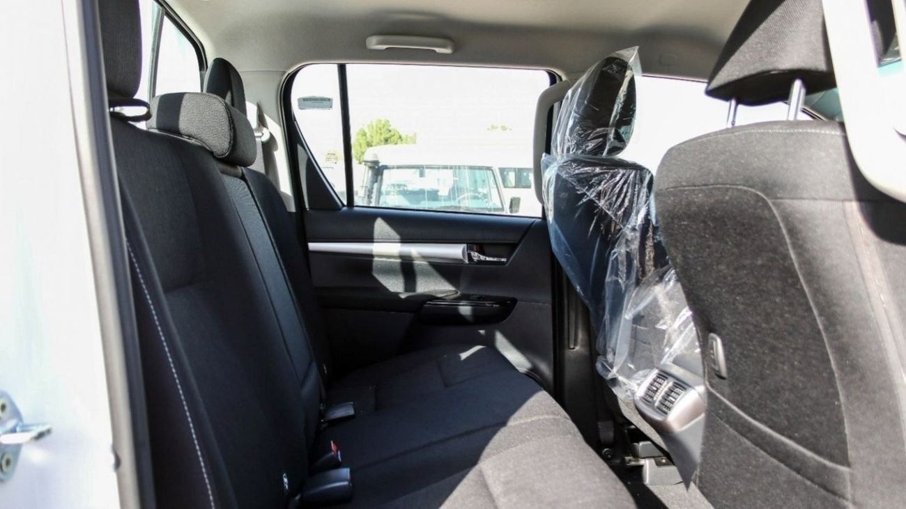 Toyota Hilux DLX 2.4L HIGH SPECS TURBO DC M T
