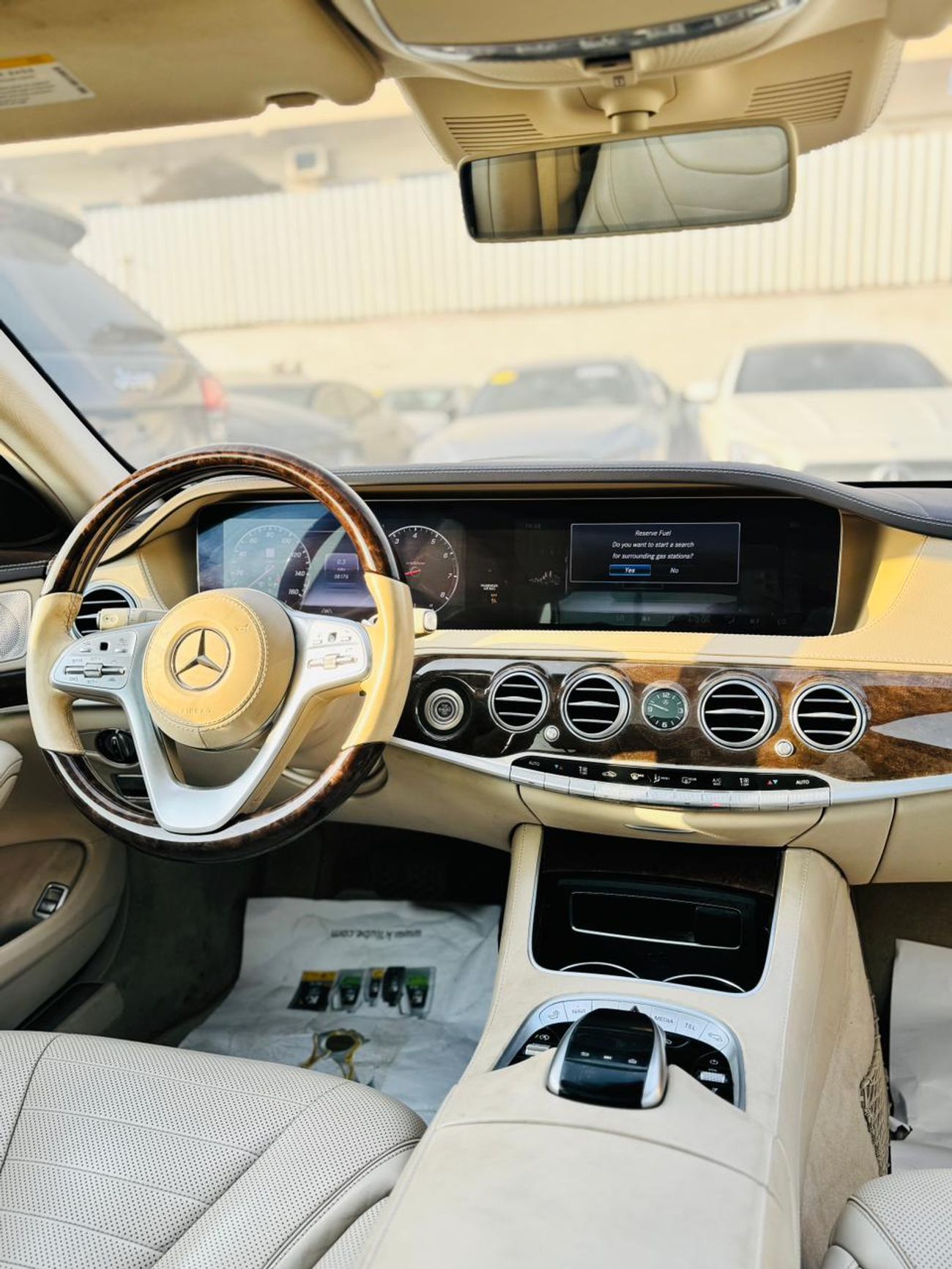 مرسيدس بنز S 560 Std 4.0L (463 HP)