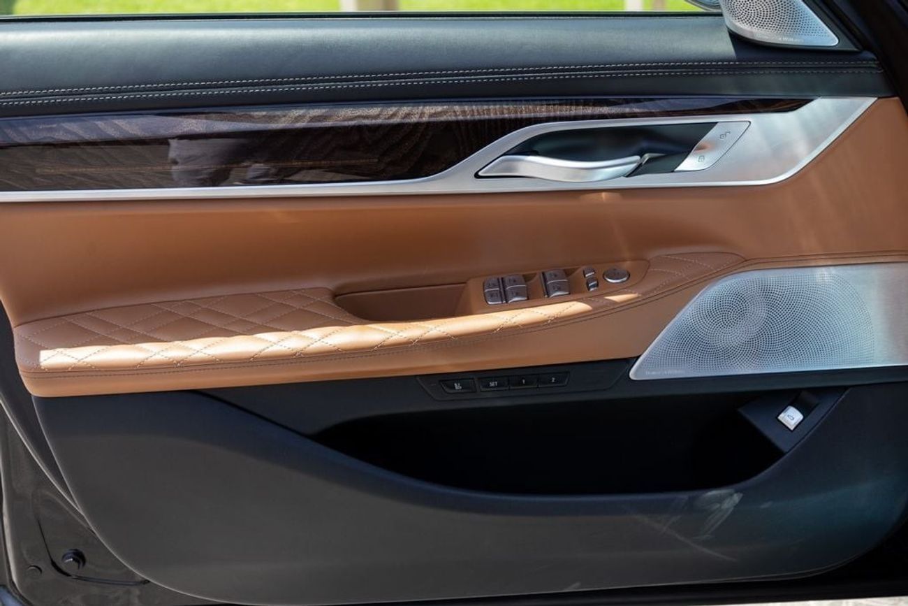 BMW 750Li xDrive 4.4L (523 HP)