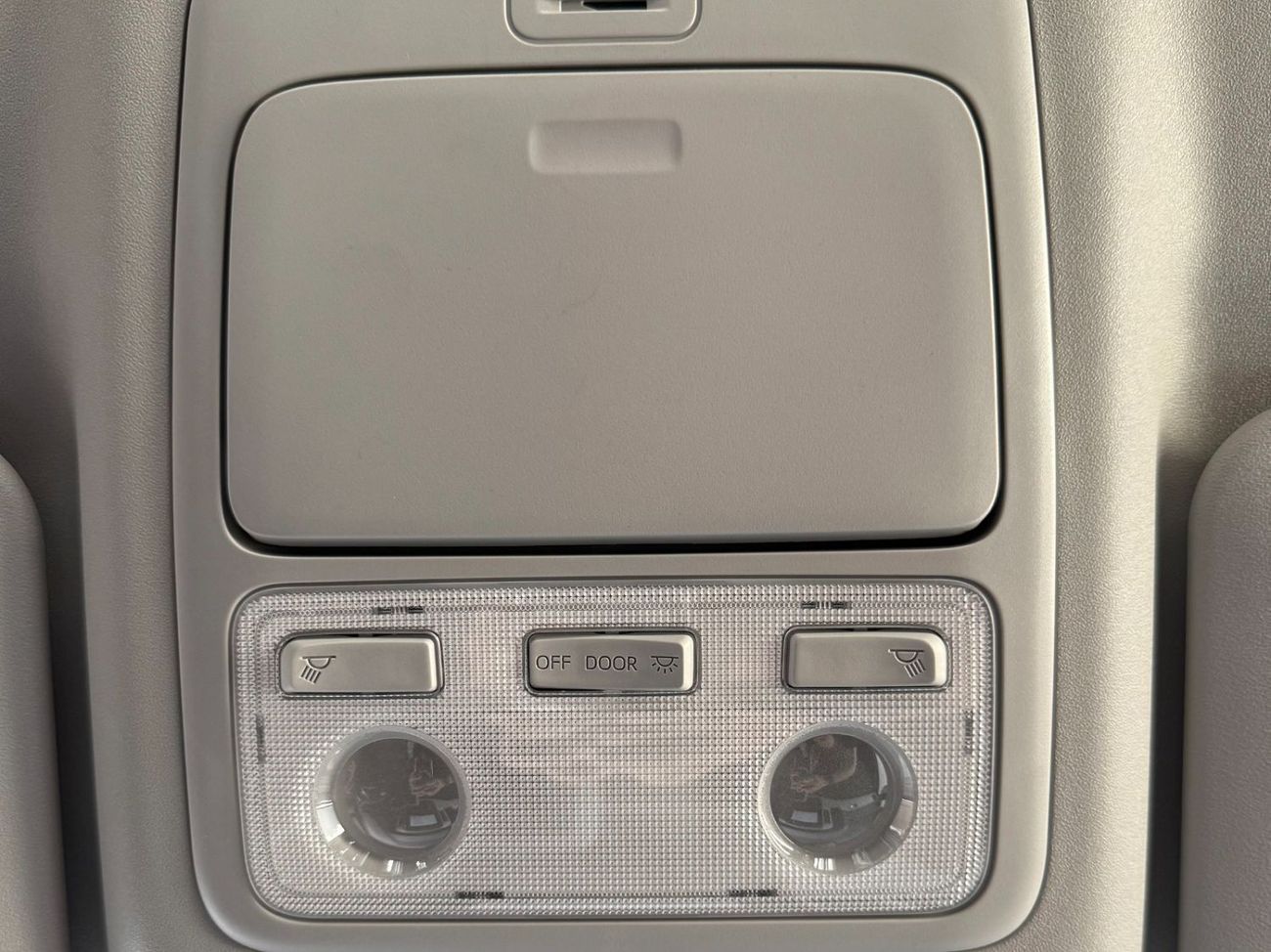 Toyota Hiace 3.5 V6 CARGO MANUAL TRANSMISSION **EXPORT ONLY**التصدير فقط خارج الخليج***