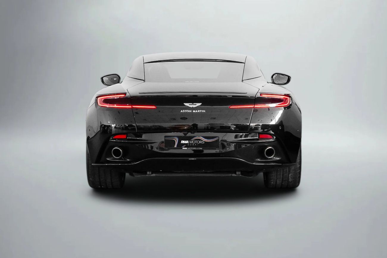 أستون مارتن DB11 Std 5.2L