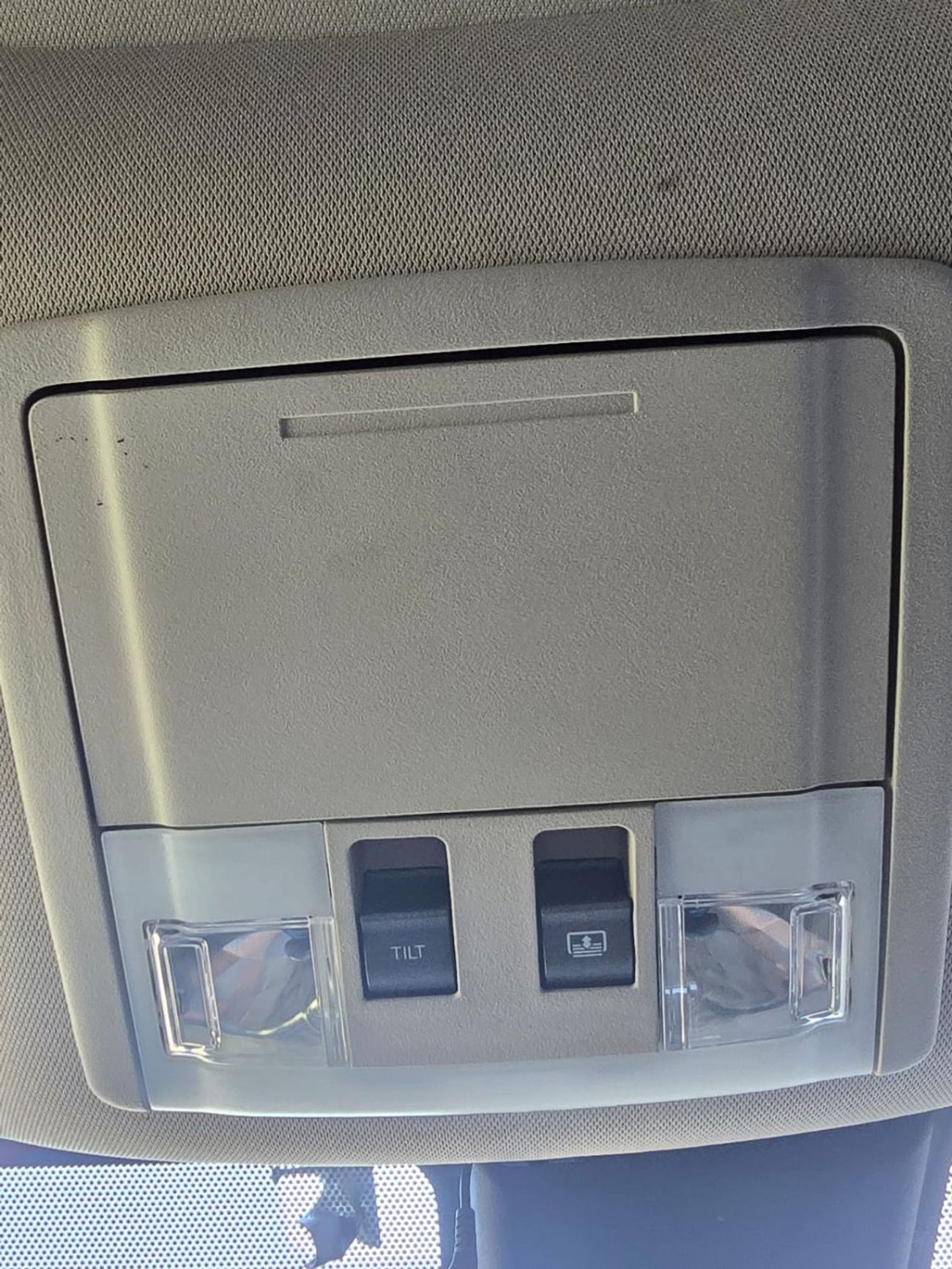 Lincoln MKX 2013 Lincoln MKX – Luxury midsize SUV in excellent condition. Powered by a strong 3.7L V6 engine wit