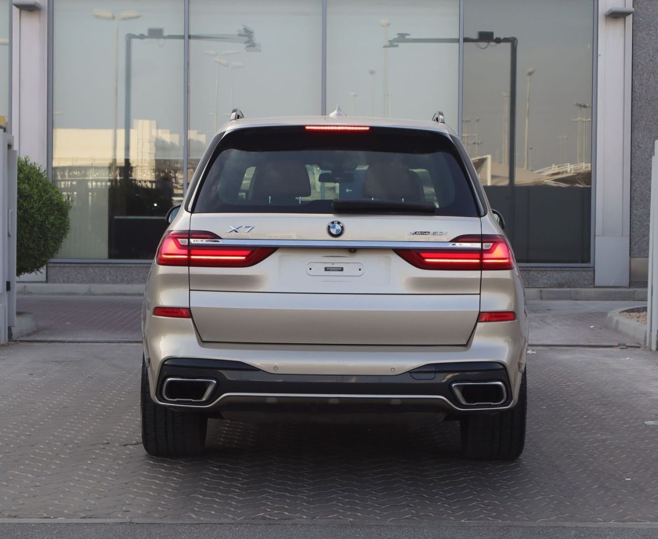 BMW X7 M50i 4.4L (530 HP)