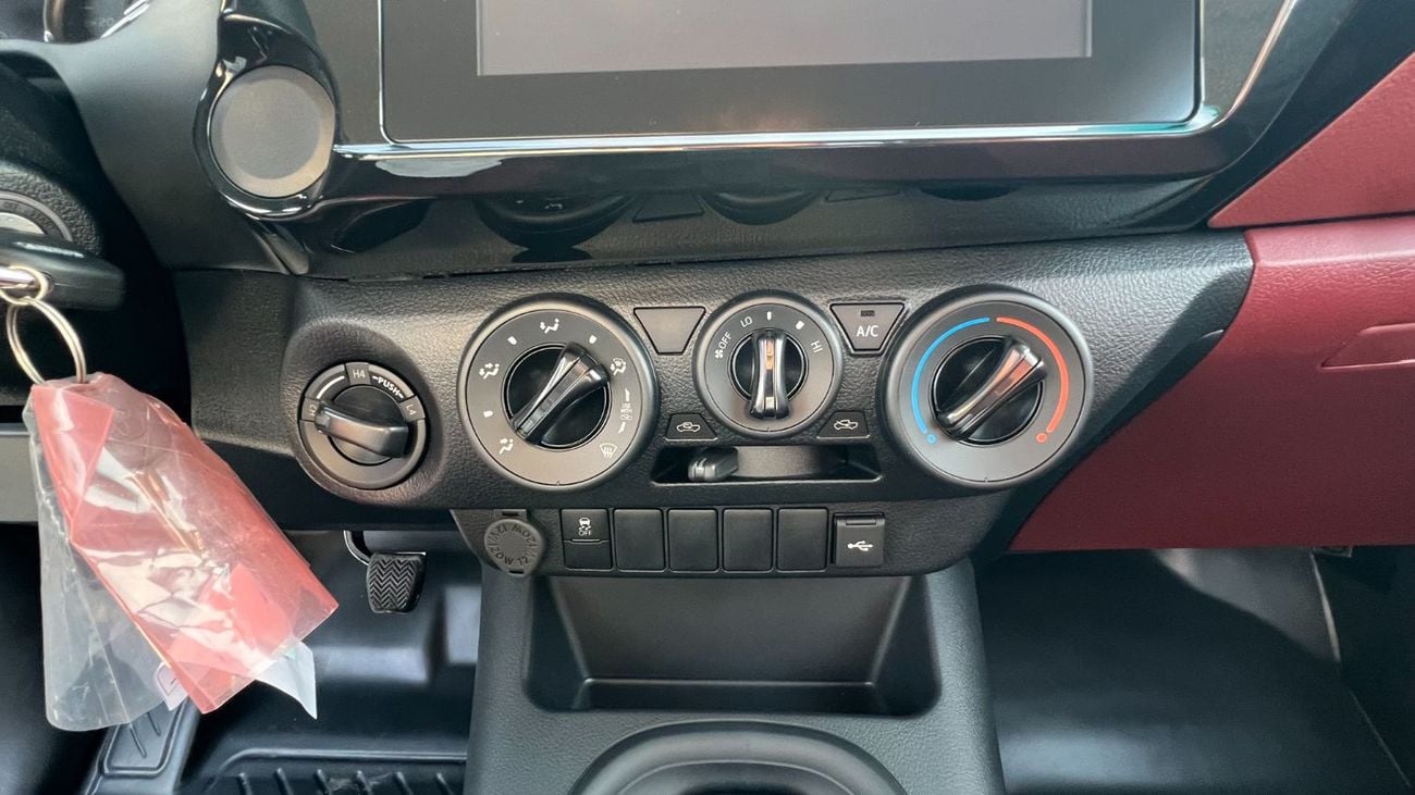 تويوتا هيلوكس GLX 2.7L Single Cab Utility 4WD M/T