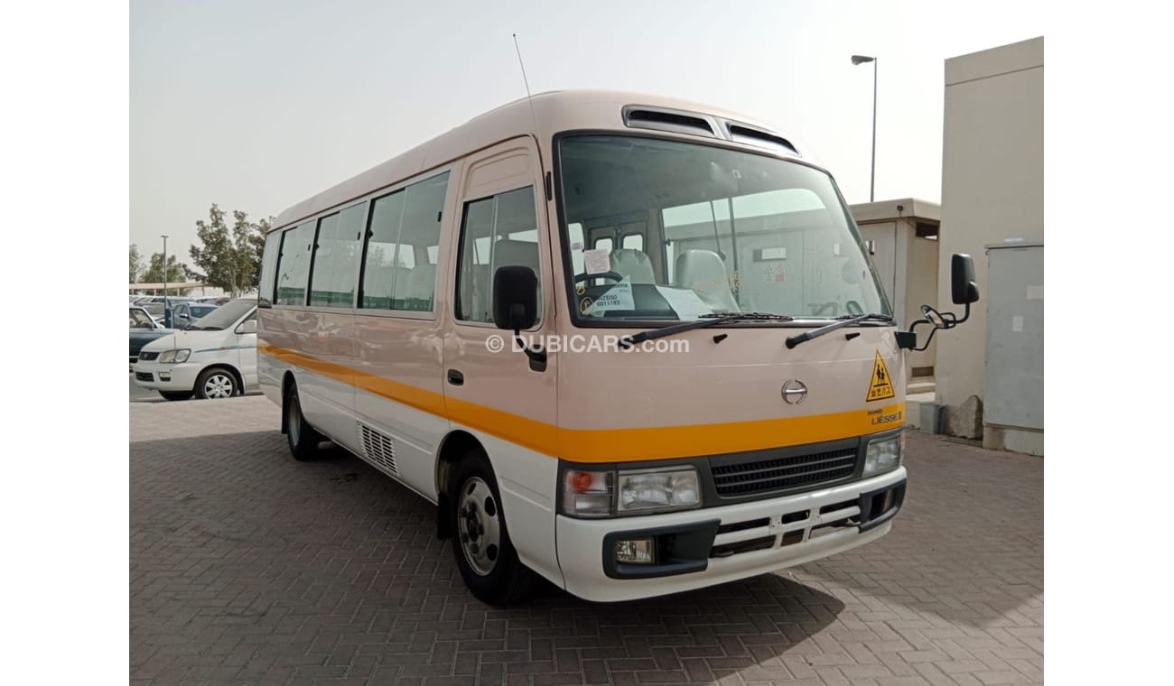 Toyota Coaster HINO LIESSE II BUS RIGHT HAND DRIVE (PM1386)
