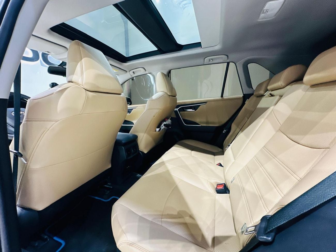 تويوتا راف ٤ 2.5L VXR Hybrid