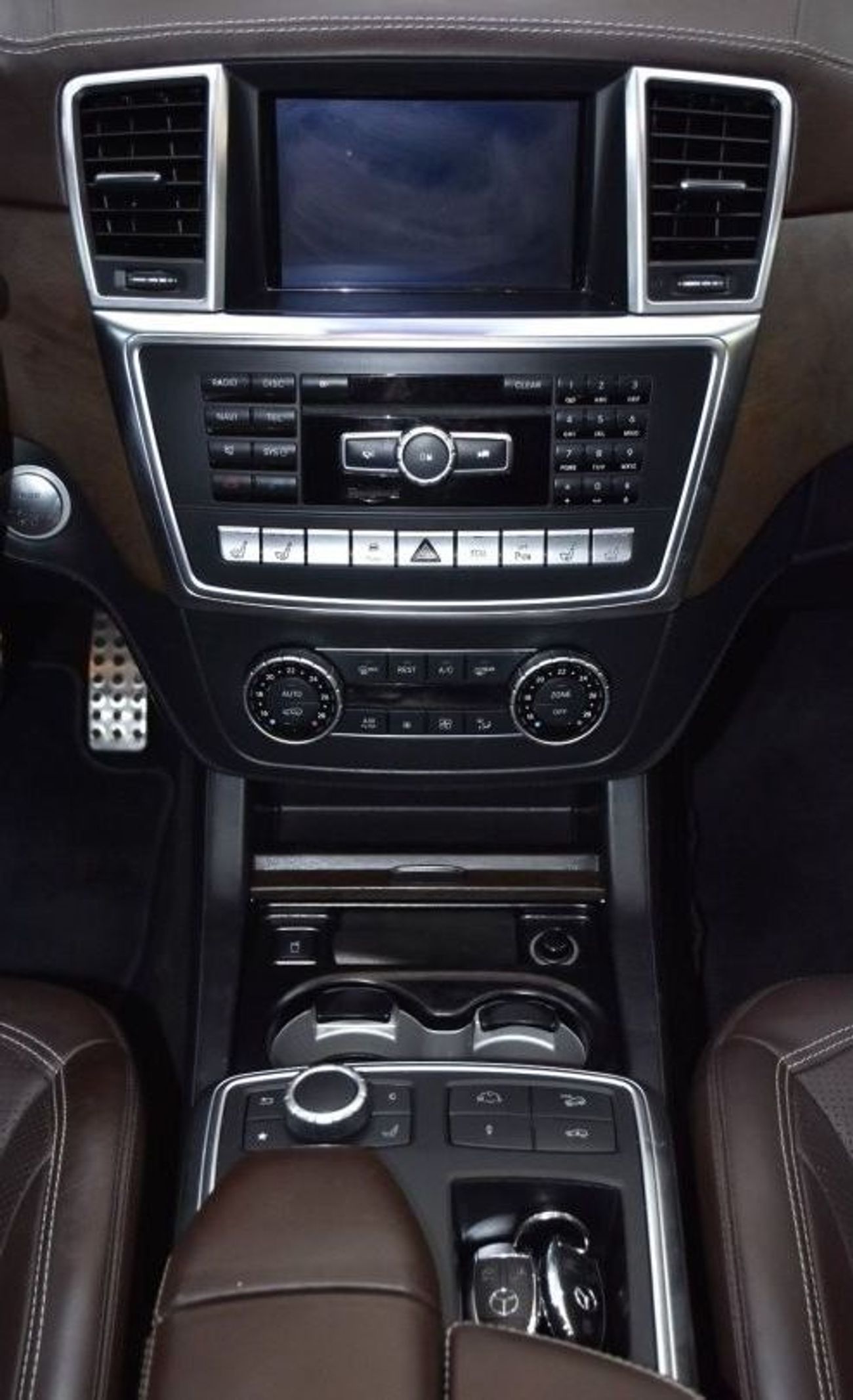 مرسيدس بنز ML 63 AMG EXCELLENT DEAL for our Mercedes Benz ML63 AMG ( 2015 Model ) in White Color GCC Specs