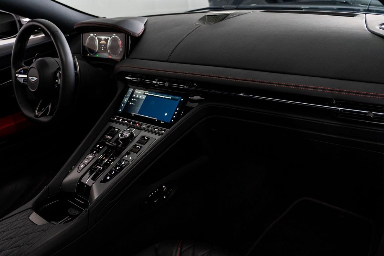 أستون مارتن DB DB12 / 4.0L Twin Turbo V8 / Japanese