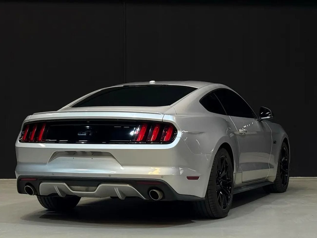 Ford Mustang GT GCC Specs - Well Maintained V8