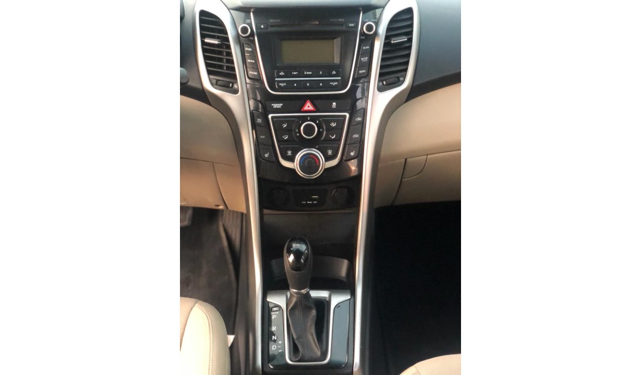 هيونداي إلانترا 2.0L, hatchback, steering control, fog lights, alloy wheels, LOT 44283