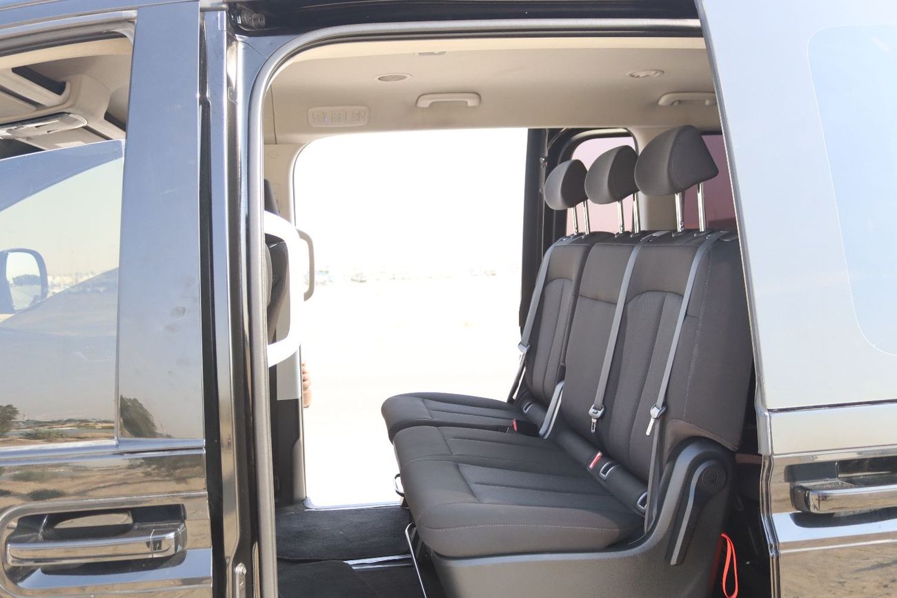 هيونداي ستاريا هيونداى ستاريا - 2023 - خليجى - بدون حوادث - بمحرك 3.5 - 9 مقاعد - ممشى قليل - بحاله ممتازه