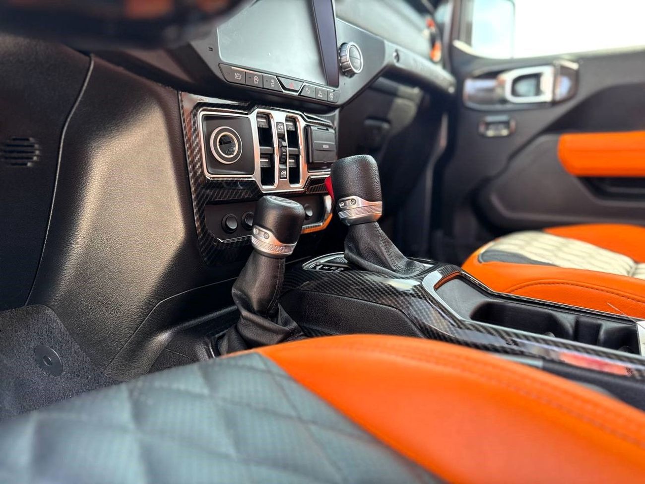 Jeep Wrangler Unlimited Sport 3.6L A/T