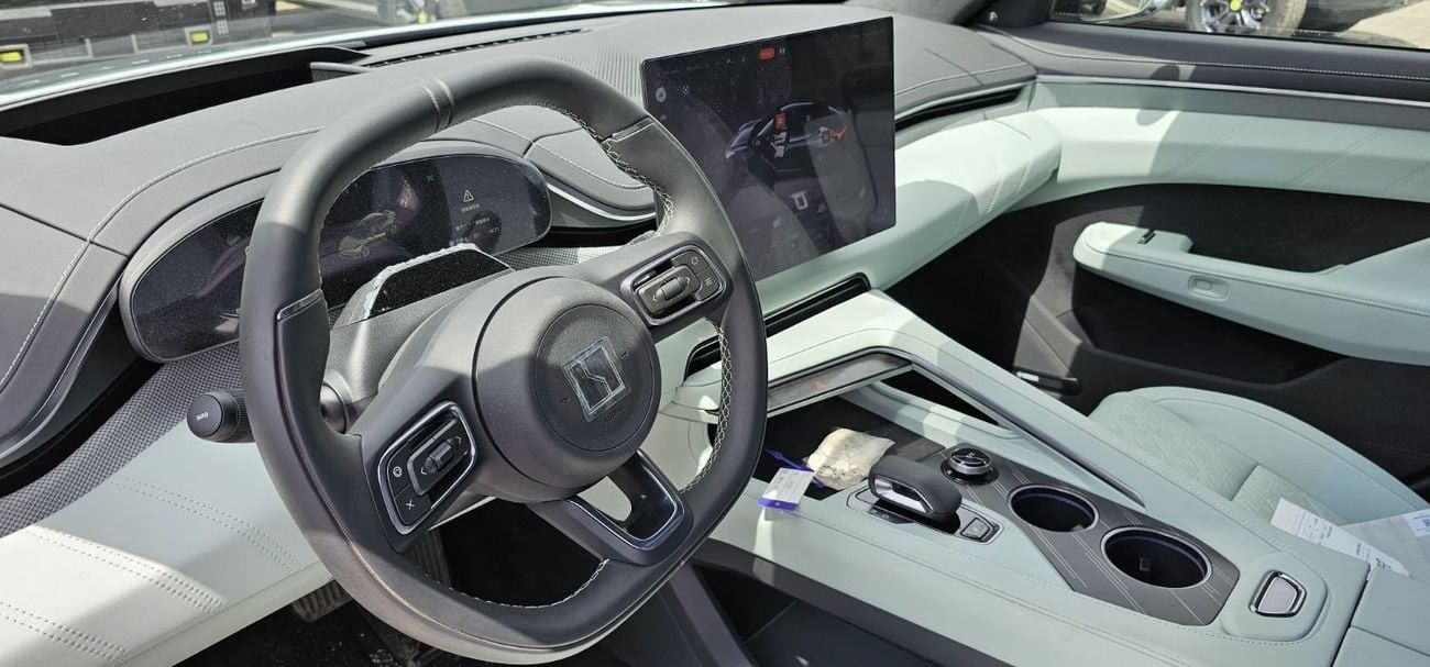 زيكر 001 Long Range RWD