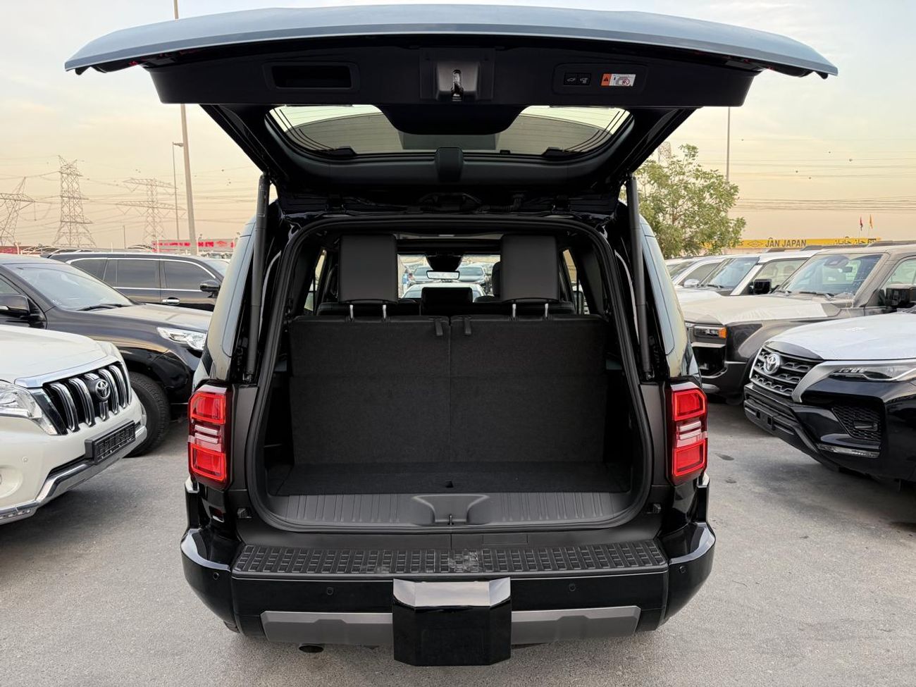تويوتا برادو Toyota Prado Luxury 2.4L 2026 With Panoramic Sunroof Black Petrol (Export Only)