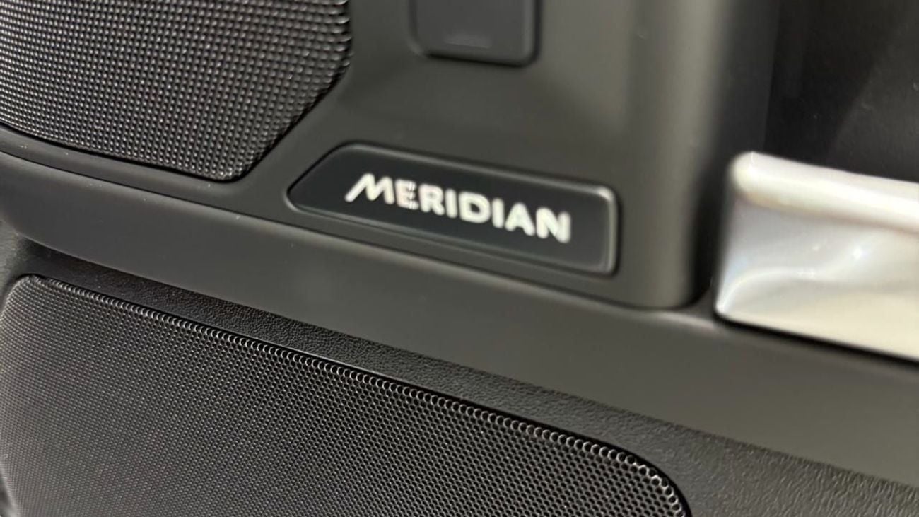 لاند روفر ديفندر 110 X-Dynamic HSE P400 3.0L