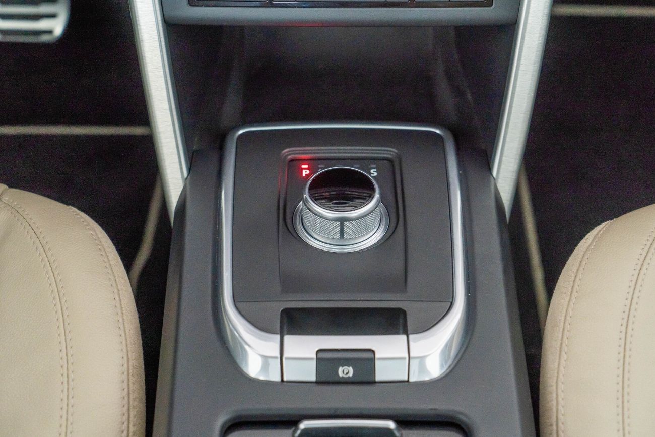 Land Rover Discovery Sport HSE / 7-Seater Model  2.0