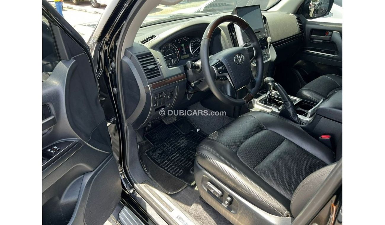Toyota Land Cruiser 4.0L GXR V6 PETROL FULL OPTION